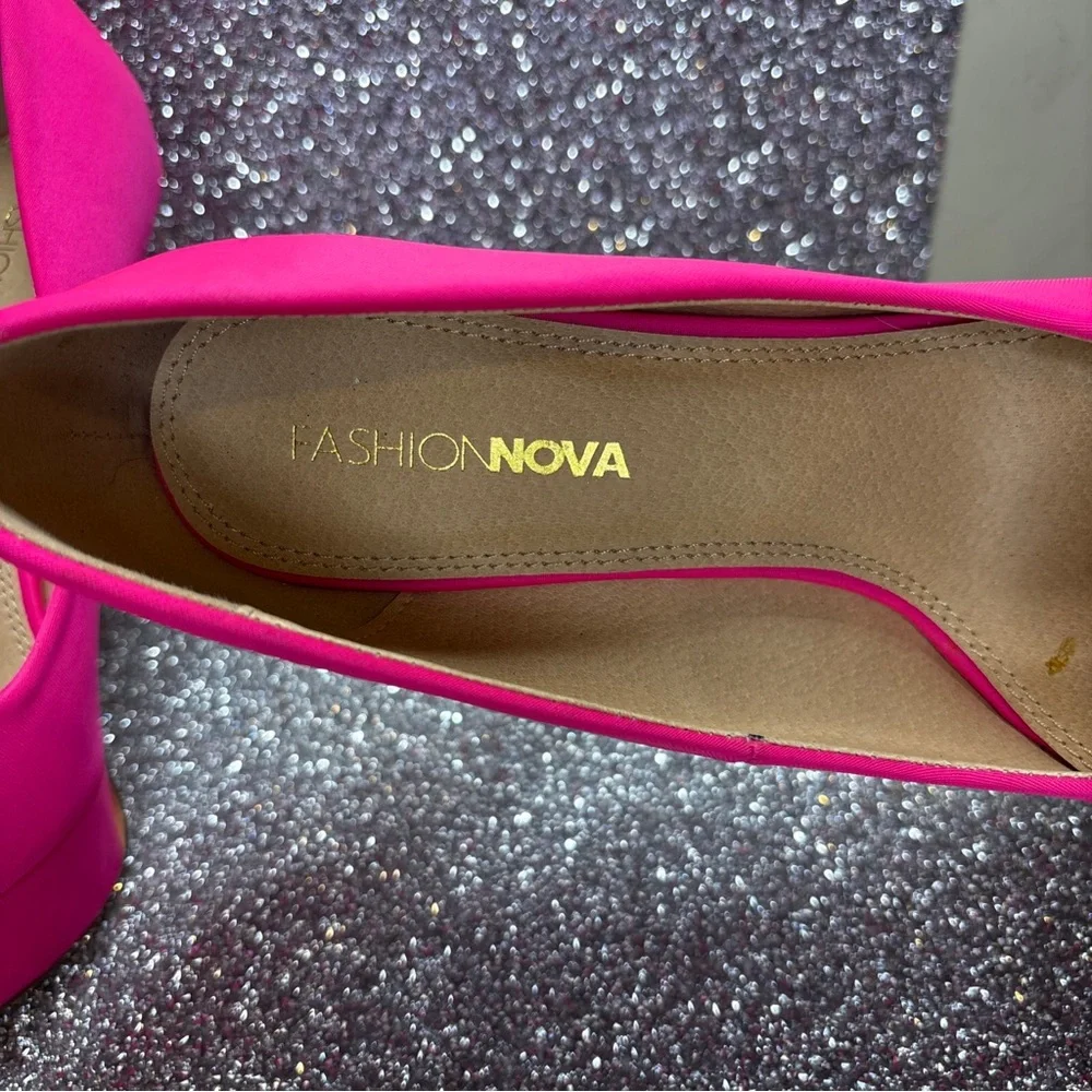 Fashion Nova Bright Pink Peep-Toe Platform Pumps
